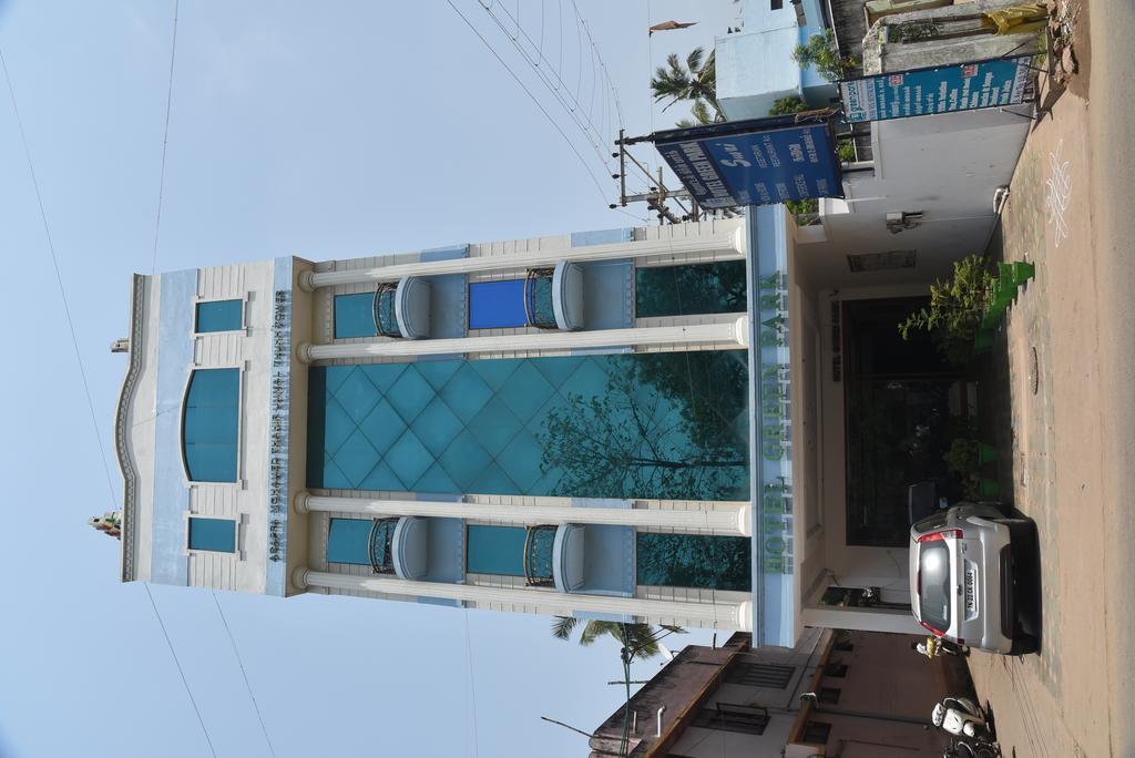 Hotel Green Park Kumbakonam Bagian luar foto